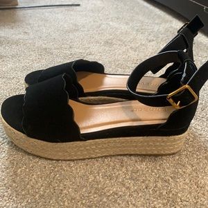 Bamboo Scalloped Sandals, size 8.5